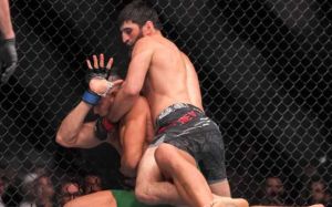Екс-чемпіон АСА дає 90 відсотків на перемогу Анкалаєва в бою з Вокером