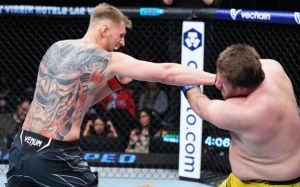 Відео бою Олександр Волков - Олександр Романов UFC Fight Night 221