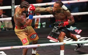 О'Шакі Фостер упевнено пройшов Стівена Фултона і завоював напівтитул WBC