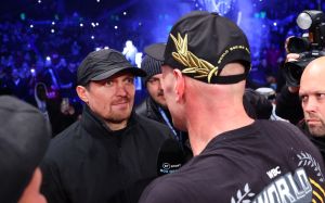 Олександр Усик відреагував на перемогу Ф'юрі над Чісорою і висловився про майбутній мегафайт