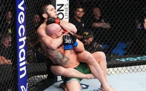 "Це міцний горішок": Махачев висловився про Волкановскі після бою на UFC 284