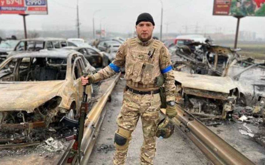 Амосов їхав 36 годин поспіль, щоб урятувати сім'ю від російського вторгнення