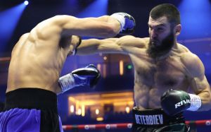 Євген Тищенко назвав фаворита бою Бетербієв - Бівол 2