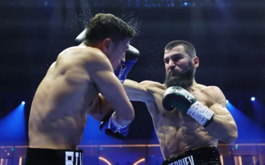 Артур Бетербієв переміг Дмитра Бівола і став абсолютним чемпіоном світу
