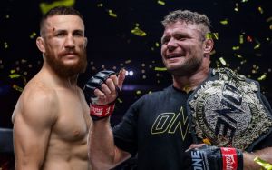 "Малихін раз потрапить - Двалішвілі в госпіталі не зберуть". Хатієв висловився про конфлікт Анатолія і Мераба