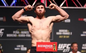 Дана Вайт сказав, через що Анкалаєву не дають бій за титул чемпіона UFC