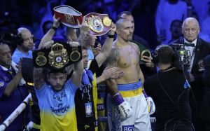 Олександр Усик відмовиться від титулу заради бою з Ф'юрі? Відповідь Олександра Красюка