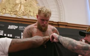 Джейк Пол з другої спроби зробив вагу перед боєм з Майком Перрі