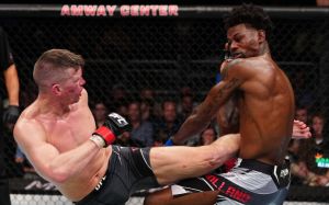 Стівен Томпсон яскраво перебив і змусив здатися Кевіна Голланда на UFC on ESPN 42