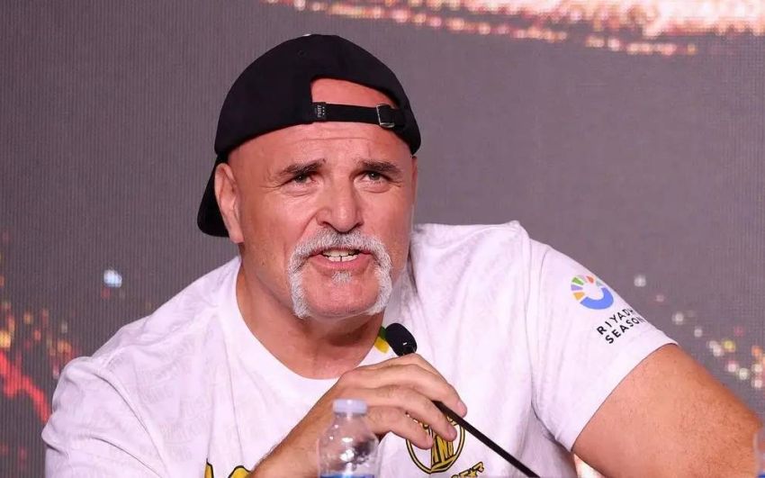 Тоні Беллью відреагував на дику поведінку батька Ф'юрі на прес-конференції: "Ганьба"