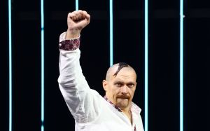 Тренер Усика передбачив, хто стане абсолютним чемпіоном світу в суперважкій вазі після відходу Олександра