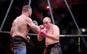 Олексій Олійник проведе реванш з Олі Томпсоном на RCC 17 у грудні