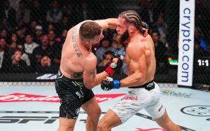 Відео бою Джастін Гетжі - Рафаель Фізієв 2 UFC 313