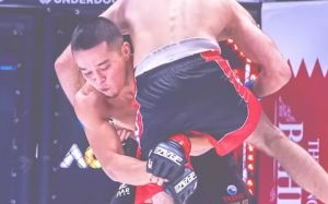 Казахстанський новачок UFC хотів би побитися з легендою ММА