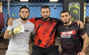 Іслам Махачев дав чемпіонську пораду