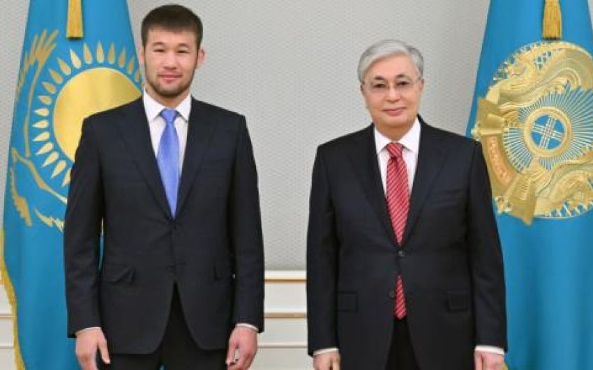 Президент Казахстану надав теплий прийом Шавкату Рахмонову