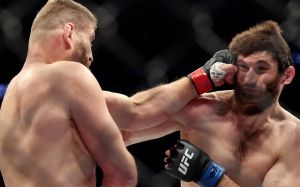 Анкалаєв не зміг побити Блаховича на UFC 282 - титульний бій завершився внічию