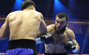 Костя Цзю озвучив свою суддівську записку бою Бетербієв - Бівол