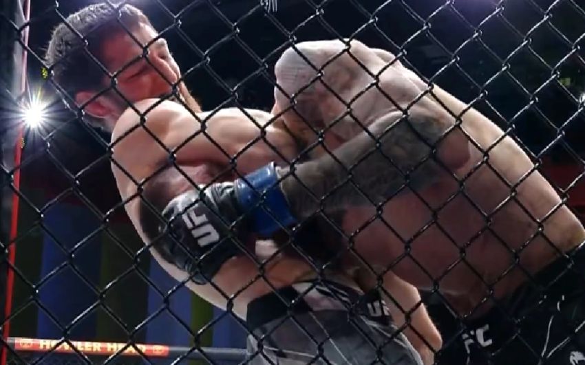 Тагір Уланбеков фінішував Манесса на турнірі UFC Fight Night 214
