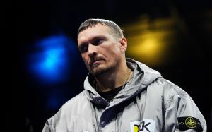 Олександр Усик відреагував на оголошення андеркарда його бою з Верховеном