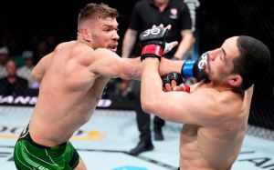 Дрікус дю Плессі нокаутував Роберта Віттакера на UFC 290