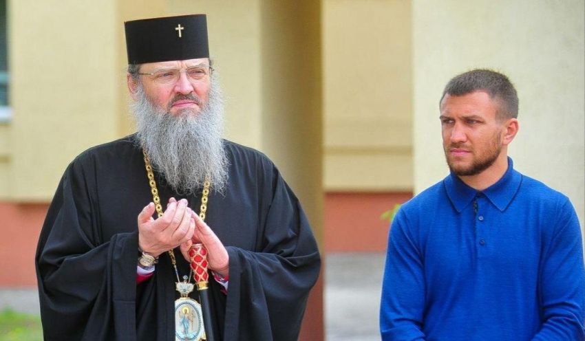 Василь Ломаченко розповів, коли він усвідомлено став віруючим: "Трапився момент, який змінив моє ставлення до життя і віри"