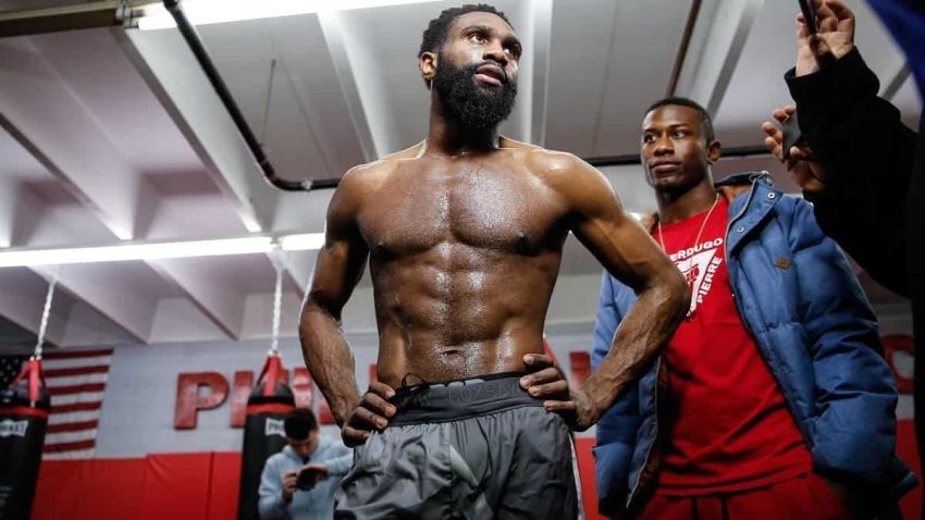 У Mayweather Promotions зацікавлені в підписанні Джарона Енніса, обіцяють бій із Кроуфордом