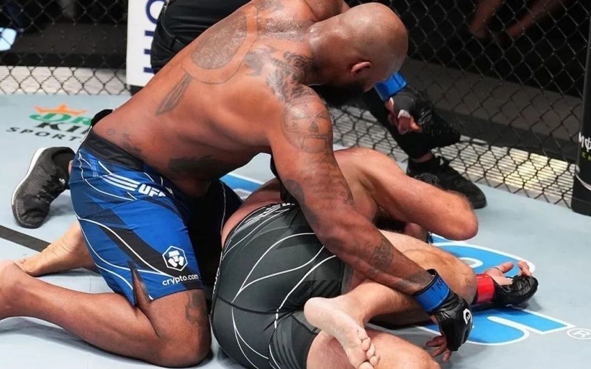 Андрій Орловський достроково програв Майєсу на UFC on ESPN 45