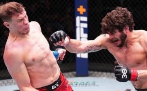 Максим Гришин поступився бразильцеві Лінсу на турнірі UFC on ESPN 45
