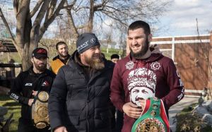 Артур Бетербієв пояснив свою любов до Кадирова: "Я знаю, що він зробив для мене"