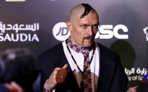 Джеймс Тоні відмовився визнавати Усика великим бійцем: "Він посередній"