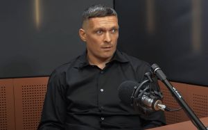 "Не тільки росіяни": Усик розповів, хто пропонував йому змінити громадянство