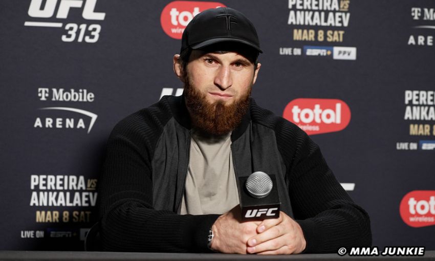 Магомед Анкалаєв: "Ми благали UFC, щоб вони перенесли бій із Перейрою"