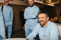 Олександр Усик запропонував команді Дюбуа бійку в центрі Лондона після суперечок про заборонений удар: відео