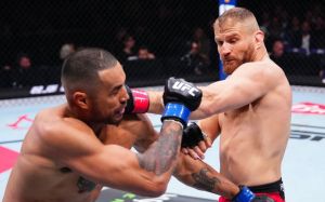 Відео бою Карлос Ульберг - Ян Блахович UFC Fight Night 255