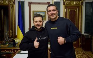 Олександр Усик - про Зеленського: "Він працює в тисячі разів крутіше, ніж усі ті політики, які у нас є"