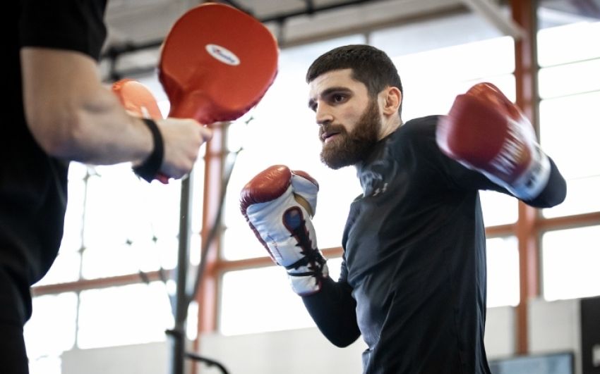 Американський тренер оцінив шанси Карена Чукхаджяна на завоювання чемпіонського титулу