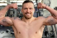 Усик повернувся в Україну після невдалих переговорів із Ф'юрі - фото