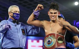 Наваррете відмовився від титулу WBO в напівлегкій вазі