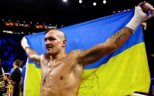 Усик підтримав донатами благодійну платформу Newkraine і закликав знаменитостей, бізнесменів приєднатися