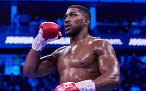 Засновник Matchroom Boxing закликає Ентоні Джошуа до мудрості щодо бою з Тайсоном Ф'юрі