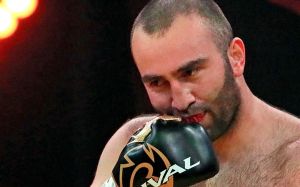 Олімпійський чемпіон Тищенко оцінив перспективи Гассієва в суперважкій вазі після поразки Валліну