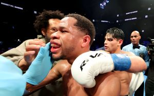 Девін Хейні залишається чемпіоном WBC, незважаючи на поразку в бою з Раяном Гарсією