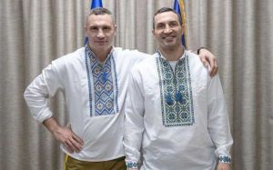 Перший тренер братів Кличків пояснив різницю між ними: "Віталік - камінь, а Володя - глина"