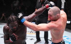 Відео бою Джаред Канноньє - Шон Стрікленд UFC Fight Night 216
