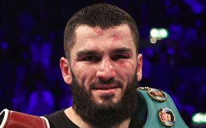 Артур Бетербієв прокоментував вимогу WBC провести обов'язковий захист проти Каллума Сміта