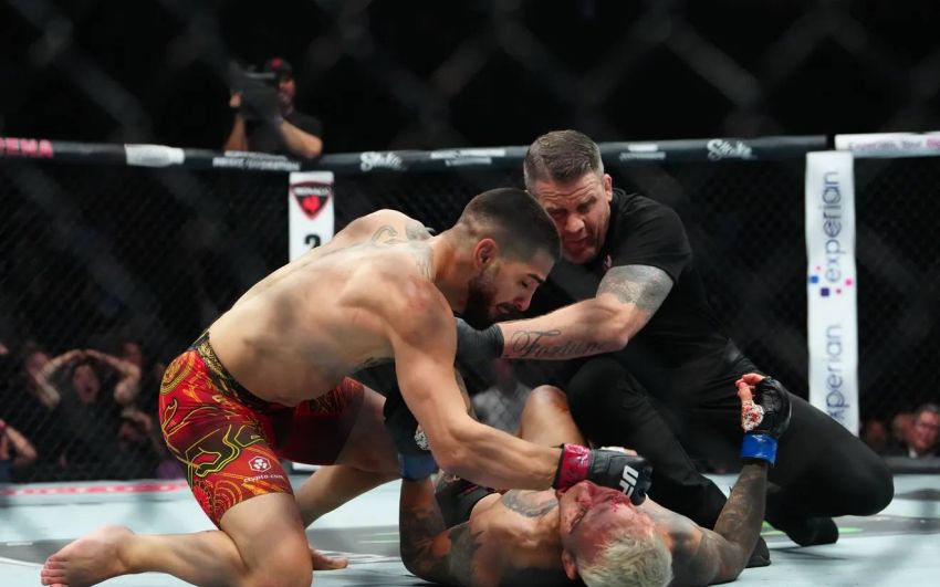 Відео бою Ілія Топурія - Чарльз Олівейра UFC 317