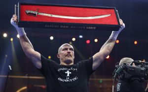 Олександр Усик назвав найскладнішого суперника в кар'єрі: "Було важко"