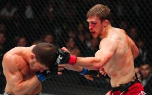 Мовсар Євлоєв упевнено проходить Арнольда Аллена на UFC 297