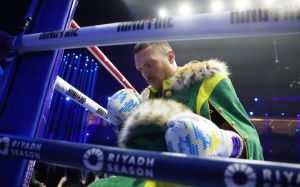 Олександр Усик відреагував на інформацію про те, що він заробив за рік 54 мільйони доларів